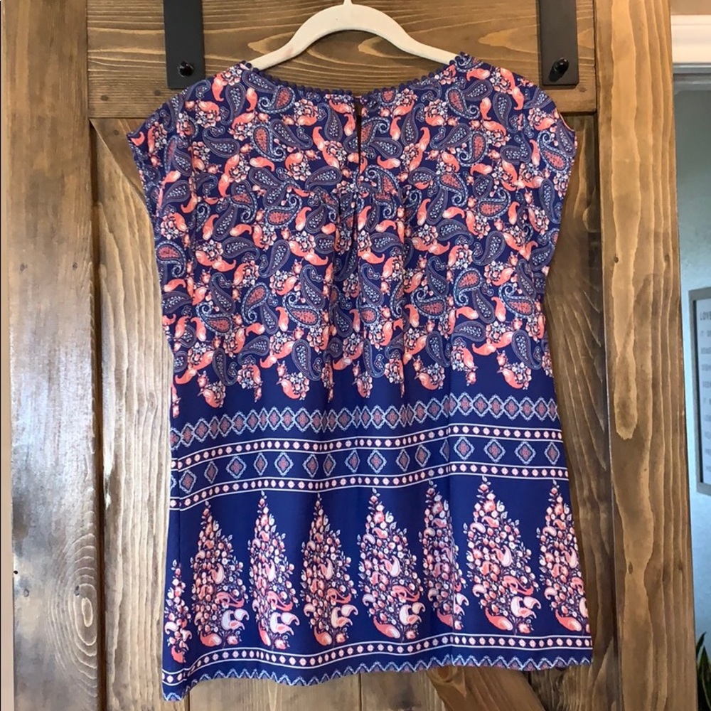 Spring paisley print top - Picture 3 of 4